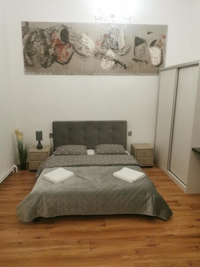Central Designer Flat Gran Varadino Esterno foto
