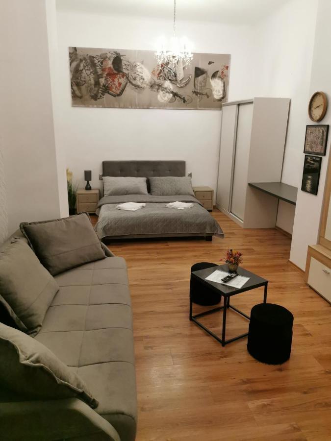 Central Designer Flat Gran Varadino Esterno foto